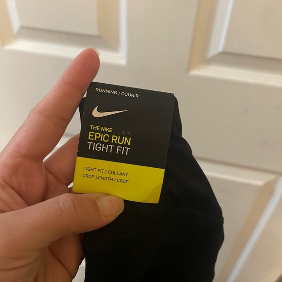 Brand New Nike Cropped Epic Run Tight Fit Leggings - Picture 6 of 8